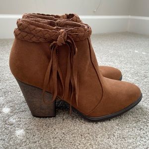 SOLD Women’s Brown Booties Size 8. Never worn.